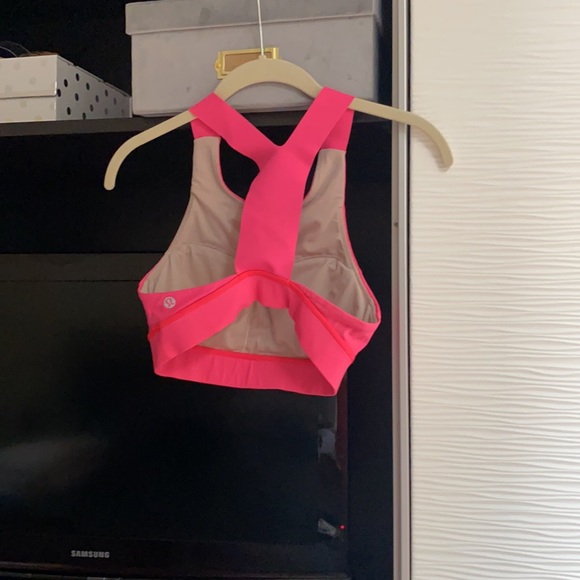 Lululemon sports bra. Sz 4 - Picture 2 of 3